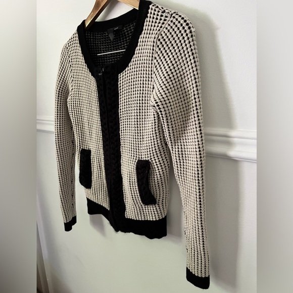 Pink Tartan cardigan sweater zipper beige and black with pockets size a small - Picture 3 of 10